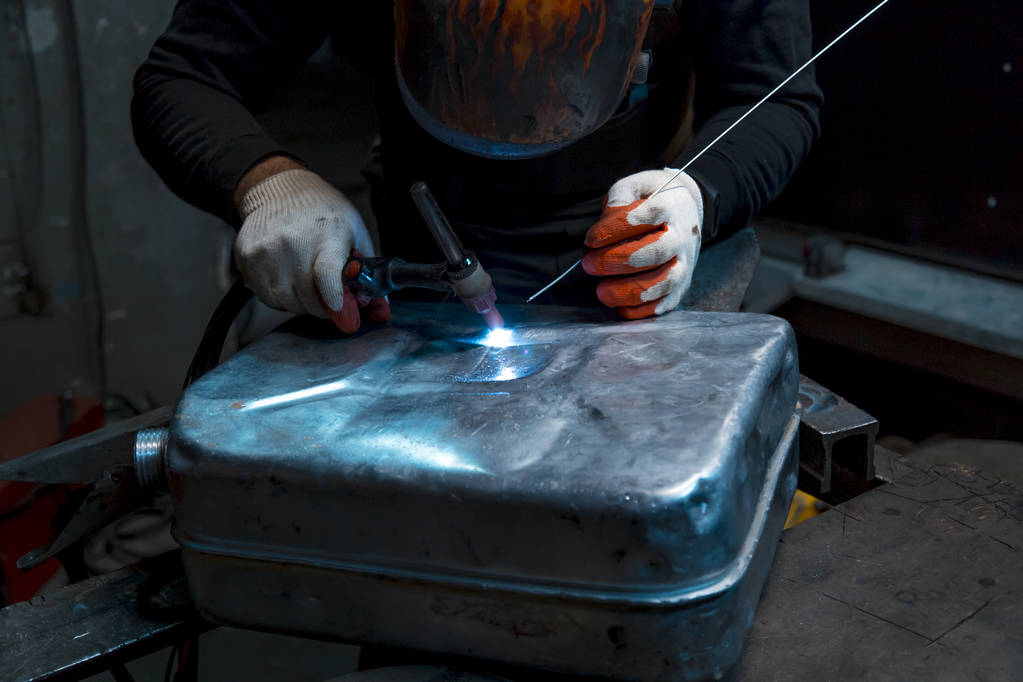 An f&eacute;idir leat TIG Weld Gan G&aacute;s?