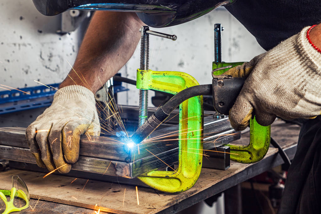 Hvordan reducerer man omkostningerne til forbrugsstoffer p&aring; et svejsev&aelig;rksted?